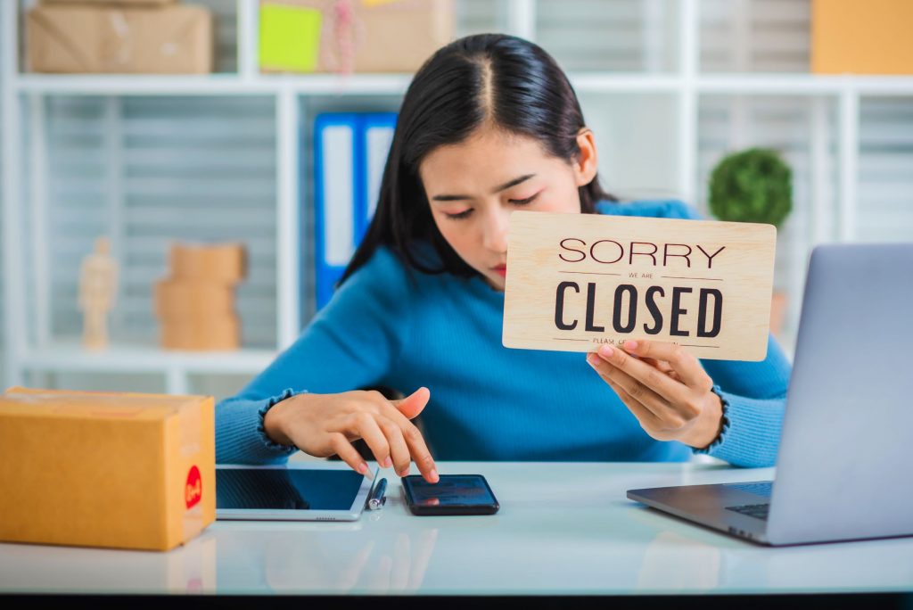 Cash-contol-covid19-store-owner-closed